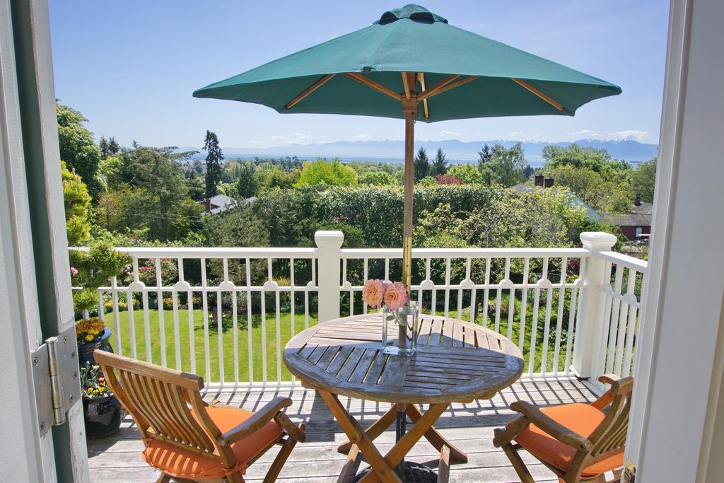 Fairholme Manor Inn Виктория Экстерьер фото