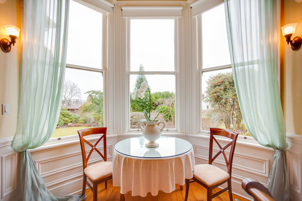 Fairholme Manor Inn Виктория Экстерьер фото