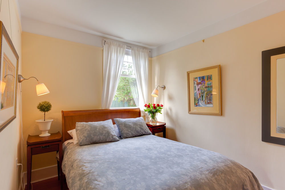 Fairholme Manor Inn Виктория Экстерьер фото