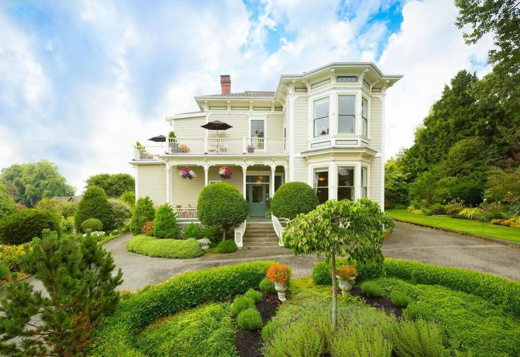Fairholme Manor Inn Виктория Экстерьер фото